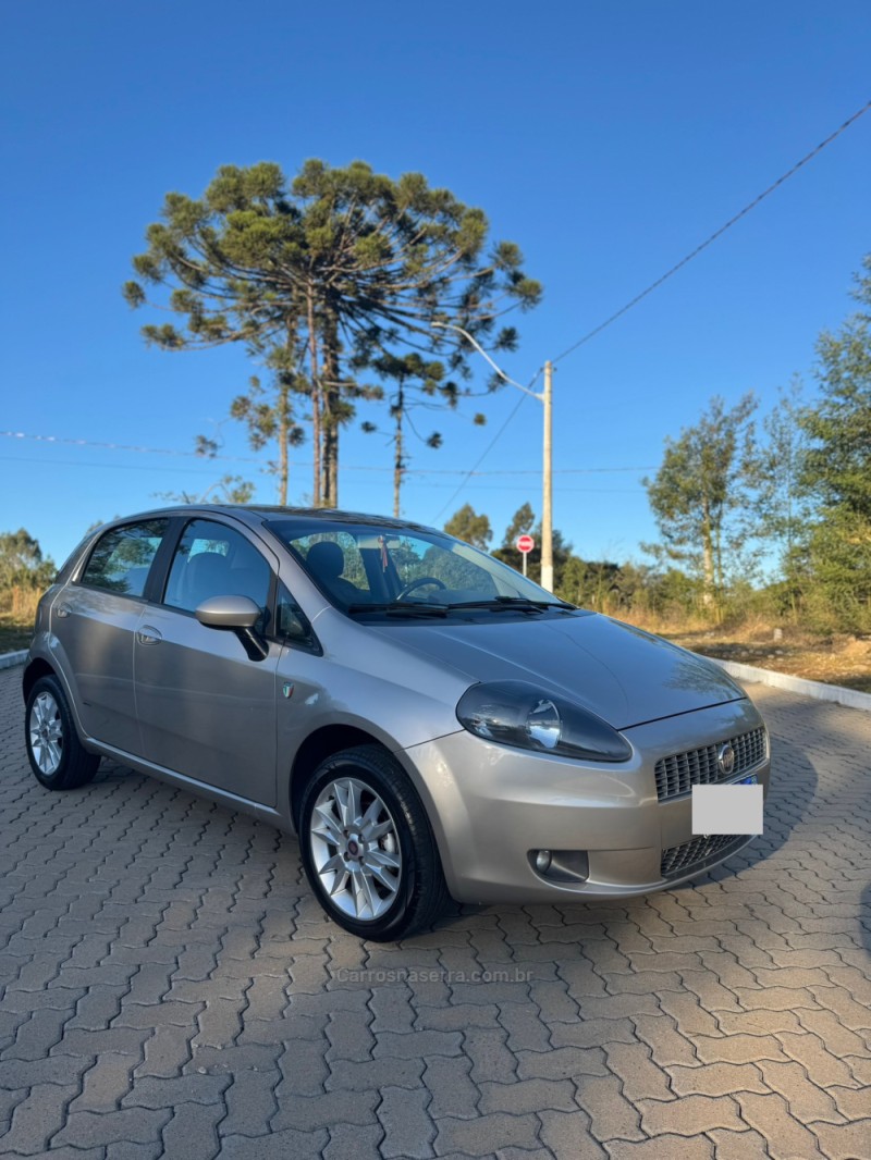 PUNTO 1.4 ATTRACTIVE ITALIA 8V FLEX 4P MANUAL - 2012 - BENTO GONçALVES
