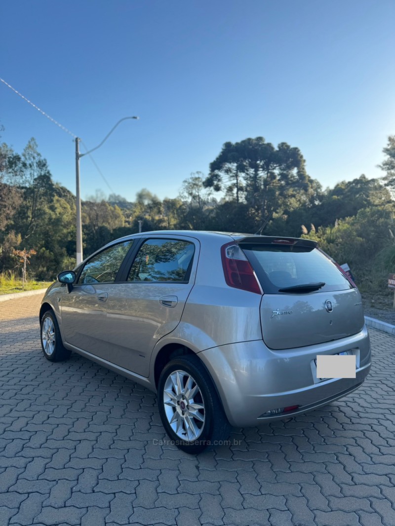 PUNTO 1.4 ATTRACTIVE ITALIA 8V FLEX 4P MANUAL - 2012 - BENTO GONçALVES
