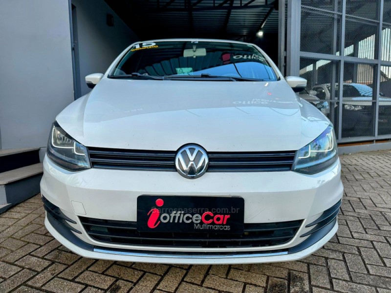 FOX 1.0 MI TRENDLINE 8V FLEX 4P MANUAL - 2015 - TRêS COROAS