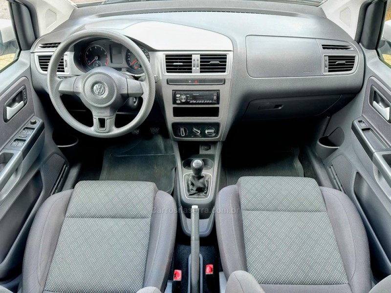 FOX 1.0 MI TRENDLINE 8V FLEX 4P MANUAL - 2015 - TRêS COROAS