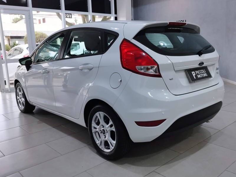 FIESTA 1.6 SE HATCH PLUS 16V FLEX 4P MANUAL - 2014 - CAXIAS DO SUL