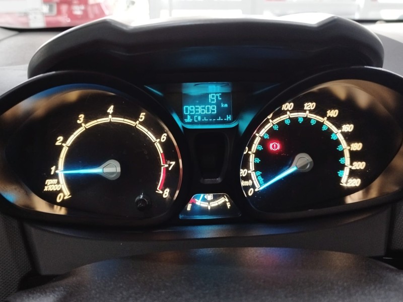 FIESTA 1.6 SE HATCH PLUS 16V FLEX 4P MANUAL - 2014 - CAXIAS DO SUL