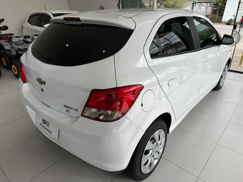 ONIX 1.0 MPFI LT 8V FLEX 4P MANUAL - 2014 - CAXIAS DO SUL