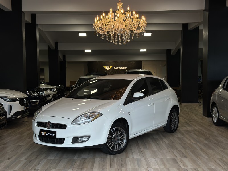 bravo 1.8 essence 16v flex 4p automatizado 2012 caxias do sul