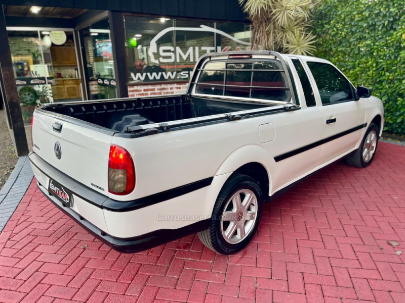 SAVEIRO 1.6 MI SUPER SURF CS 8V GASOLINA 2P MANUAL G.III - 2005 - ROLANTE
