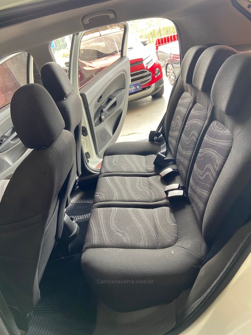 PUNTO 1.4 ATTRACTIVE ITALIA 8V FLEX 4P MANUAL - 2011 - CAXIAS DO SUL