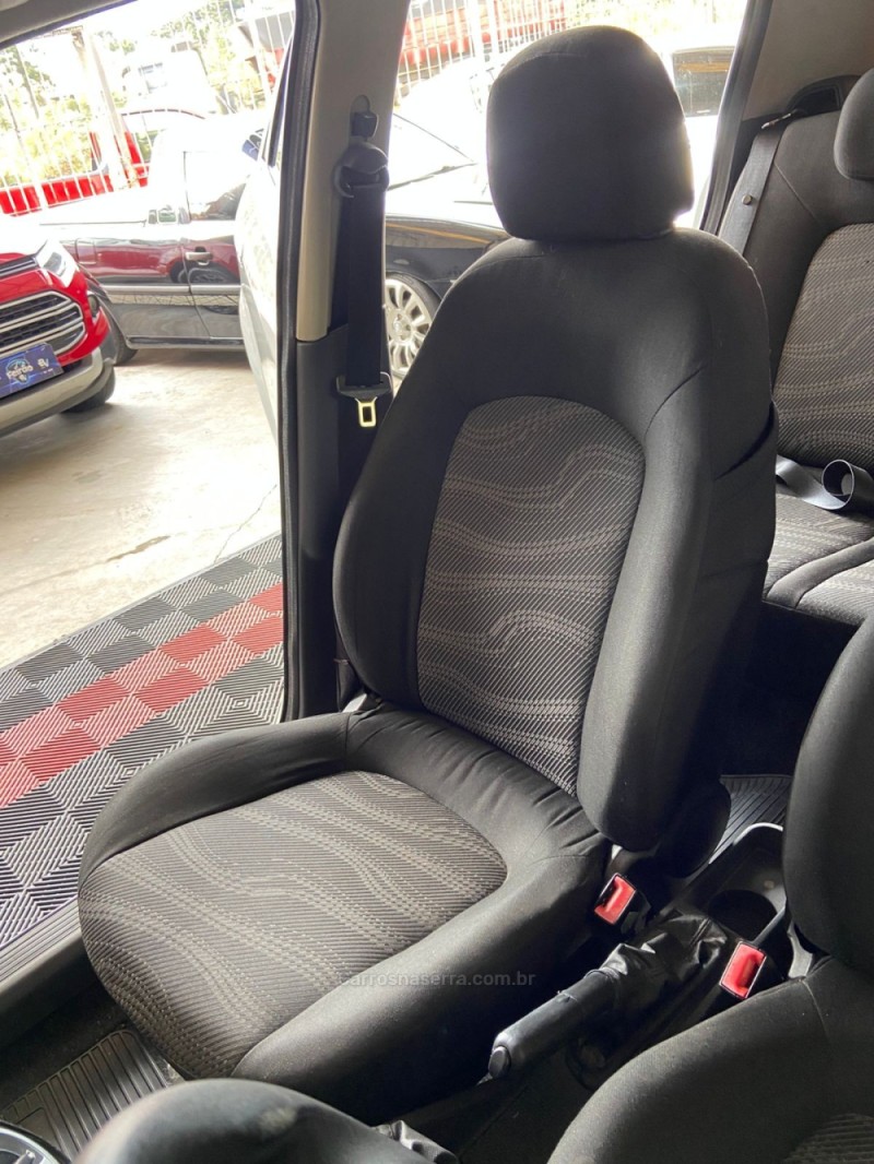 PUNTO 1.4 ATTRACTIVE ITALIA 8V FLEX 4P MANUAL - 2011 - CAXIAS DO SUL