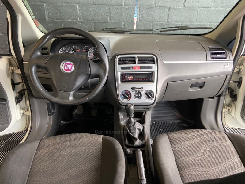 PUNTO 1.4 ATTRACTIVE ITALIA 8V FLEX 4P MANUAL - 2011 - CAXIAS DO SUL