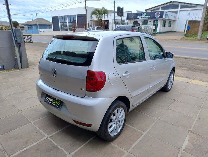 FOX 1.6 MI 8V FLEX 4P MANUAL - 2011 - VACARIA