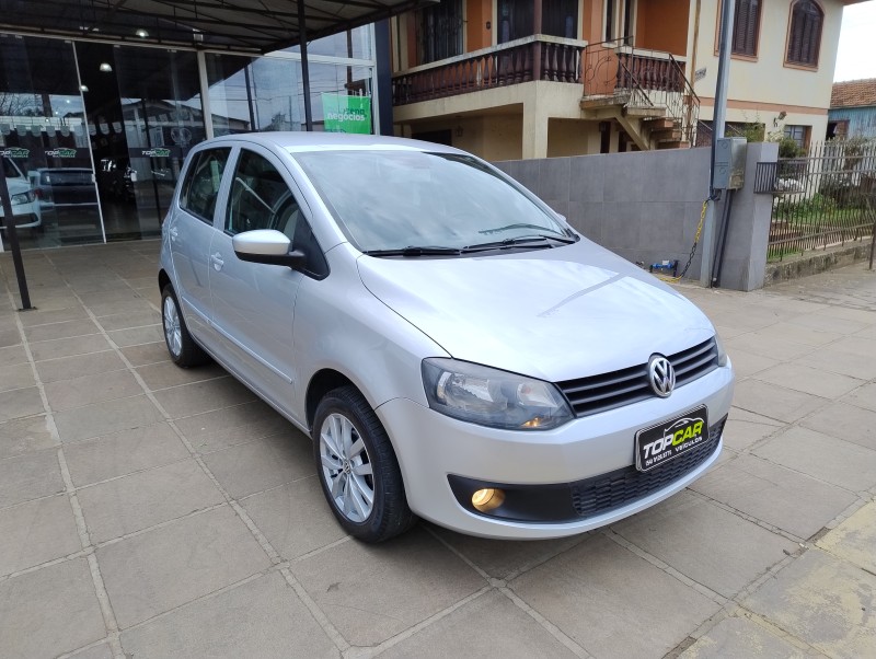 FOX 1.6 MI 8V FLEX 4P MANUAL - 2011 - VACARIA