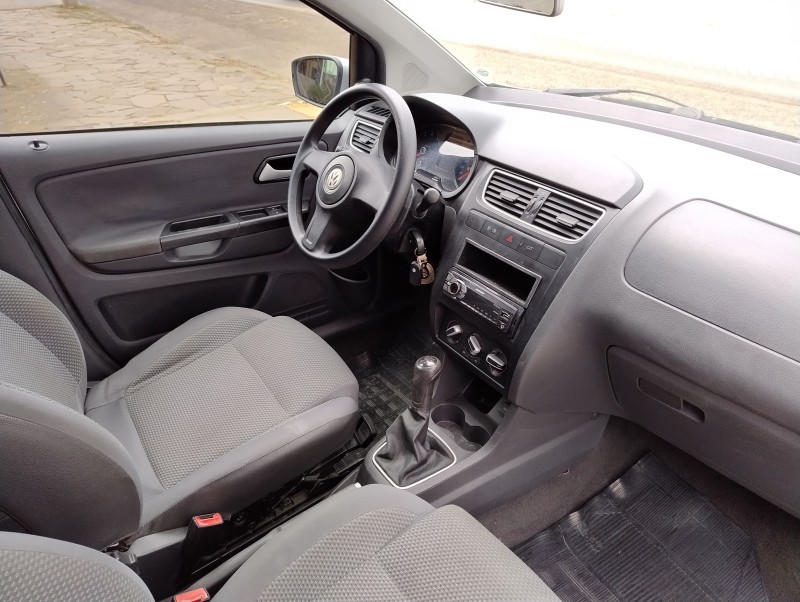 FOX 1.6 MI 8V FLEX 4P MANUAL - 2011 - VACARIA