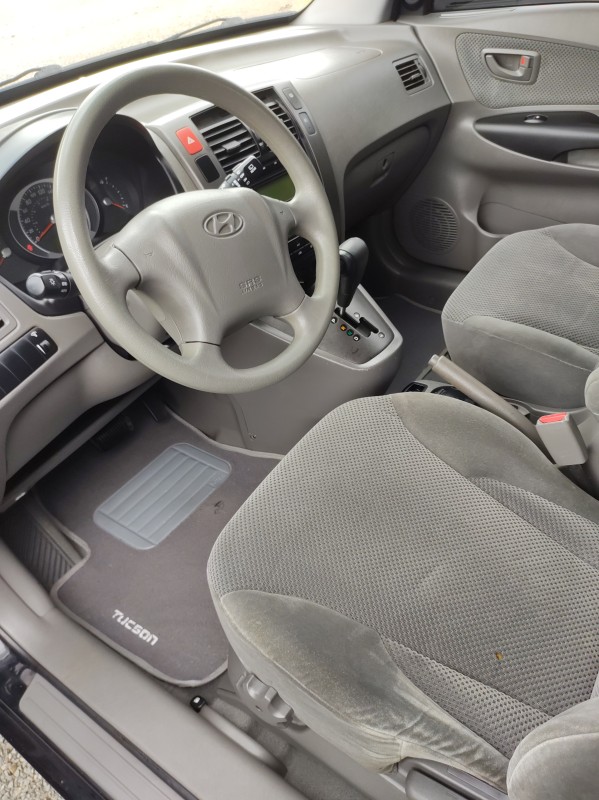 TUCSON 2.0 MPFI GLS 16V 143CV 2WD GASOLINA 4P AUTOMÁTICO - 2012 - VALE REAL