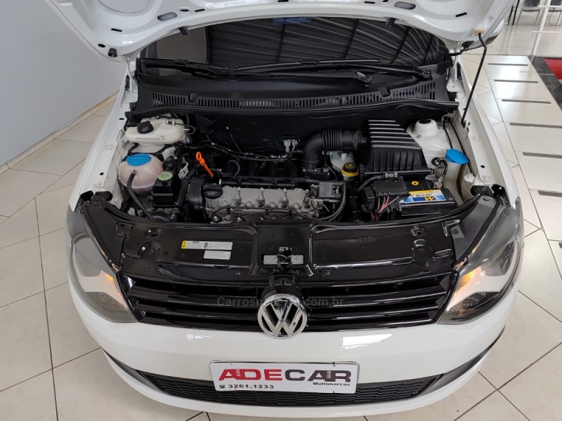 FOX 1.6 MI ITREND 8V FLEX 4P MANUAL - 2014 - FARROUPILHA