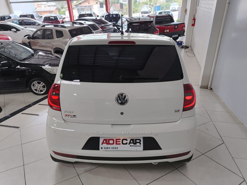 FOX 1.6 MI ITREND 8V FLEX 4P MANUAL - 2014 - FARROUPILHA