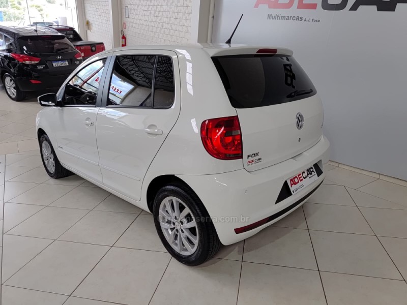 FOX 1.6 MI ITREND 8V FLEX 4P MANUAL - 2014 - FARROUPILHA
