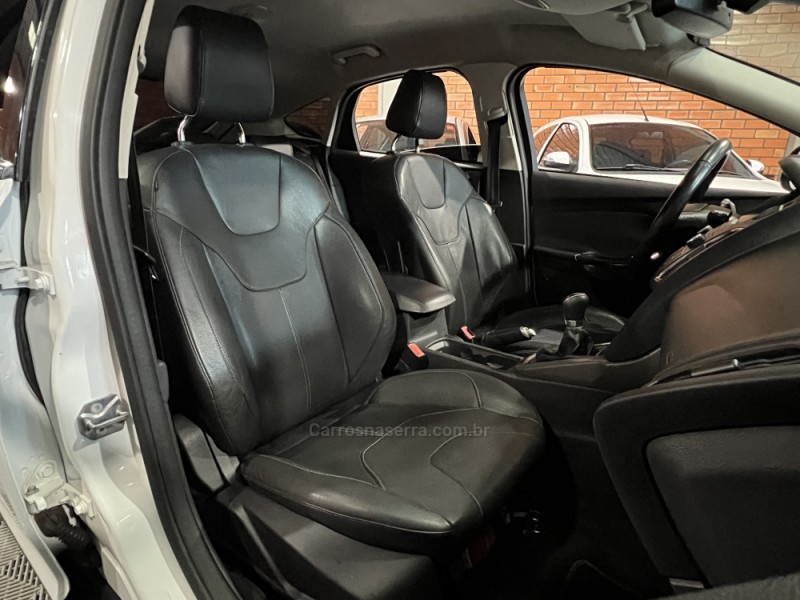 FOCUS 1.6 SE 16V FLEX 4P MANUAL - 2016 - BENTO GONçALVES