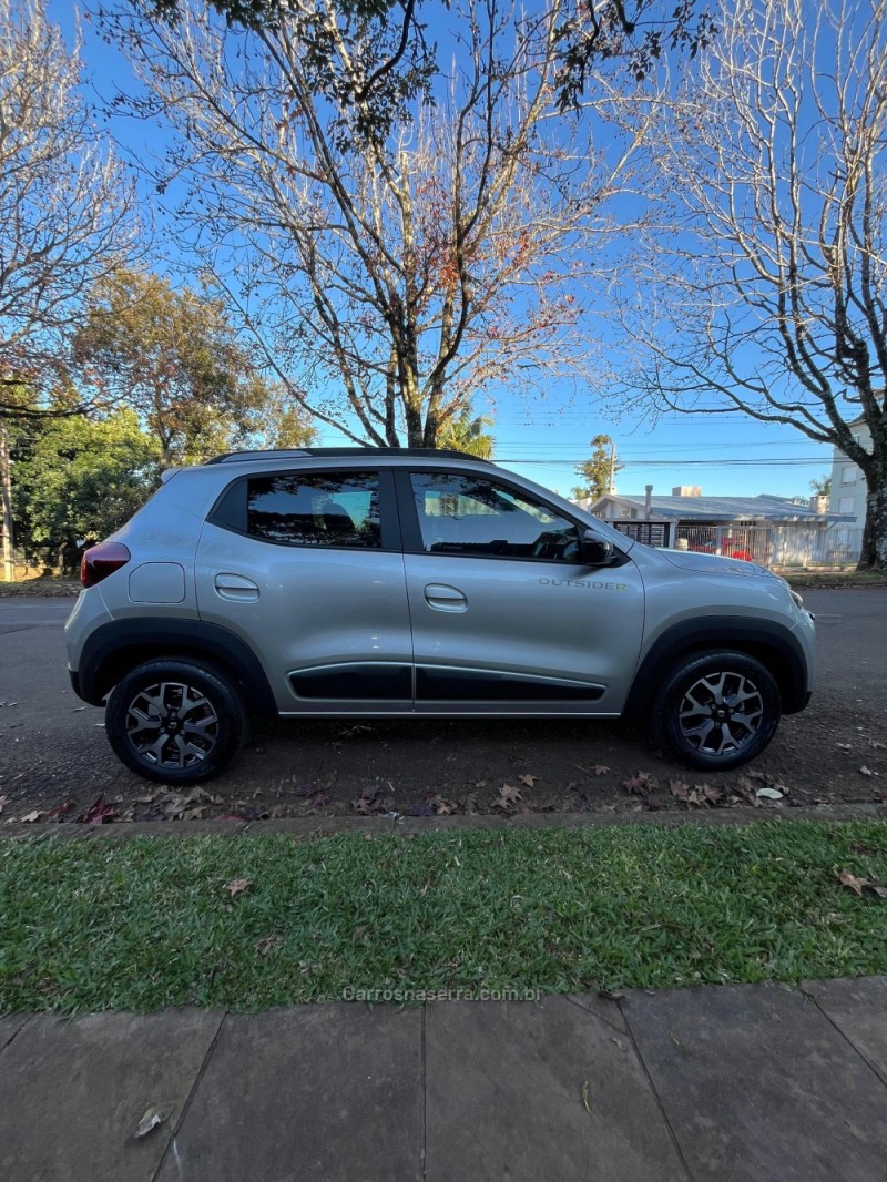 KWID 1.0 12V OUTSIDER FLEX 4P MANUAL - 2024 - ERECHIM
