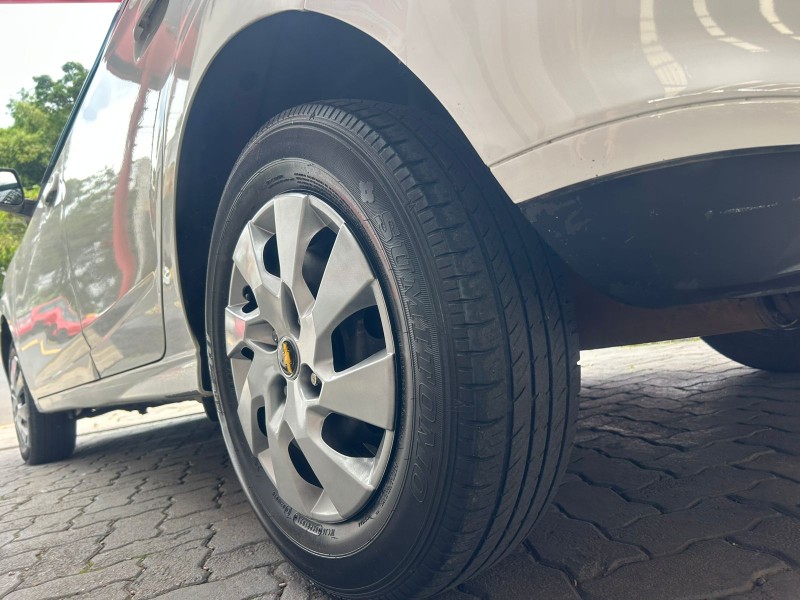 ONIX 1.0 MPFI LT 8V FLEX 4P MANUAL - 2014 - TRêS COROAS
