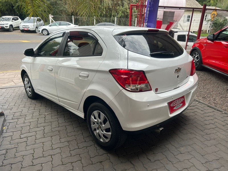 ONIX 1.0 MPFI LT 8V FLEX 4P MANUAL - 2014 - TRêS COROAS