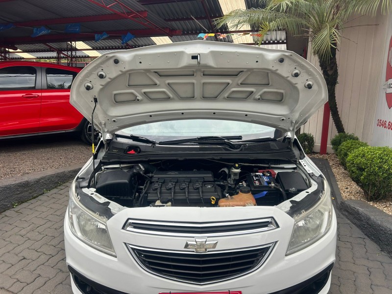 ONIX 1.0 MPFI LT 8V FLEX 4P MANUAL - 2014 - TRêS COROAS