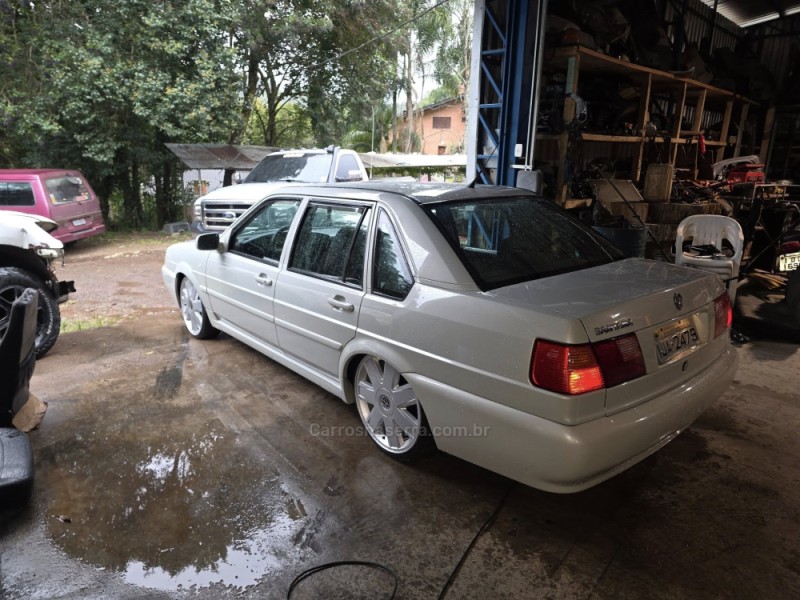 SANTANA 2.0 MI 8V GASOLINA 4P MANUAL - 2000 - CAXIAS DO SUL