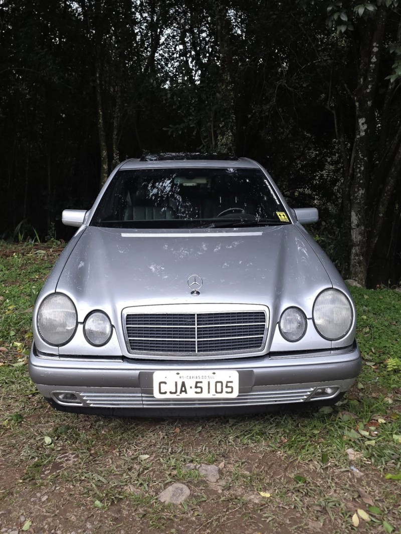 320 E 3.2 6 CILINDROS 24V GASOLINA 4P AUTOMÁTICO - 1996 - CAXIAS DO SUL
