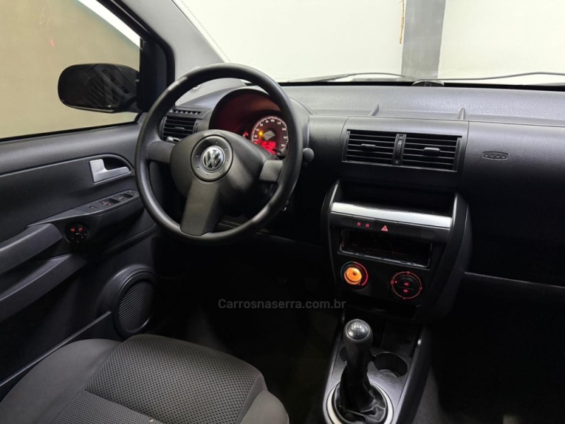 FOX 1.0 MI 8V FLEX 4P MANUAL - 2009 - NOVO HAMBURGO