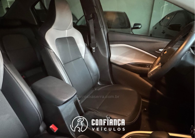 ONIX 1.0	PREMIER PLUS 8V TURBO FLEX 4P AUTOMÁTICO - 2023 - BENTO GONçALVES