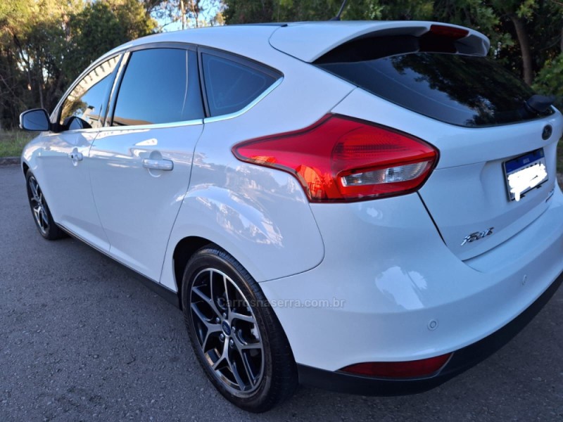 FOCUS 2.0 TITANIUM HATCH 16V FLEX 4P AUTOMÁTICO - 2016 - CAXIAS DO SUL