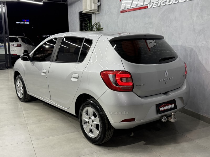 SANDERO 1.6 DYNAMIQUE 8V FLEX 4P MANUAL - 2015 - SAPIRANGA