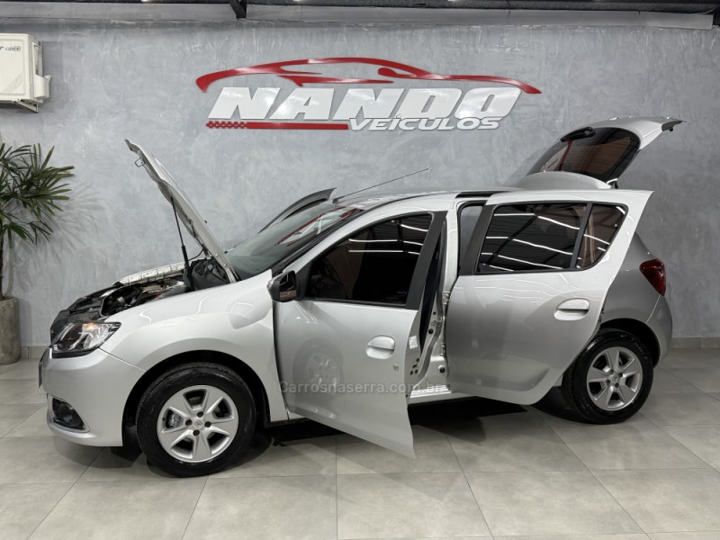 SANDERO 1.6 DYNAMIQUE 8V FLEX 4P MANUAL - 2015 - SAPIRANGA