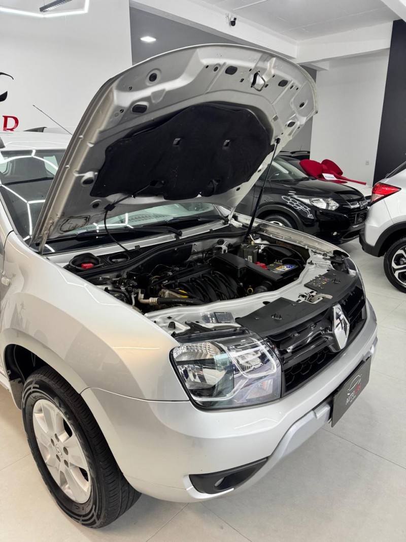 DUSTER 1.6 DYNAMIQUE 4X2 16V FLEX 4P MANUAL - 2017 - CAXIAS DO SUL