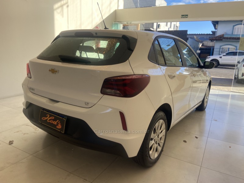 ONIX 1.0 LT 12V FLEX 4P MANUAL - 2020 - CANELA