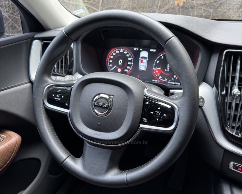 XC60 2.0 T5 MOMENTUM GASOLINA 4P AUTOMÁTICO - 2020 - TAQUARA