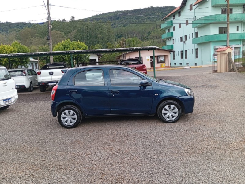 ETIOS 1.3 X 16V FLEX 4P MANUAL - 2015 - PICADA CAFé