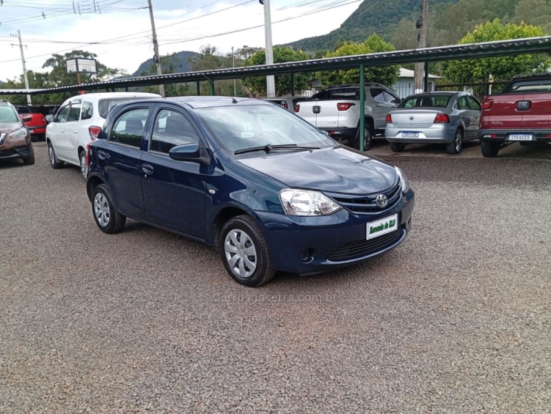 ETIOS 1.3 X 16V FLEX 4P MANUAL - 2015 - PICADA CAFé