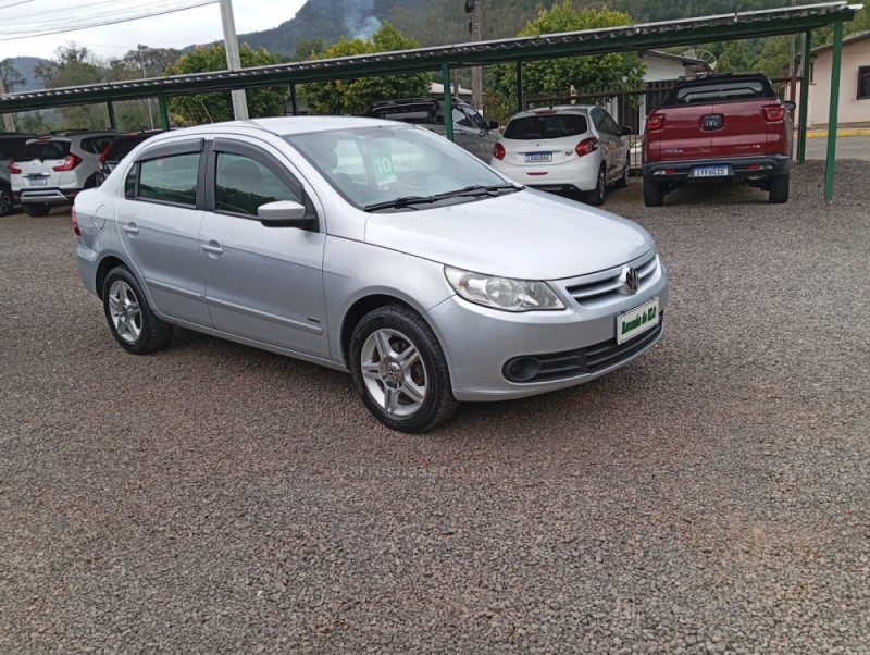 VOYAGE 1.0 MI 8V FLEX 4P MANUAL - 2010 - PICADA CAFé