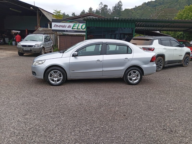 VOYAGE 1.0 MI 8V FLEX 4P MANUAL - 2010 - PICADA CAFé