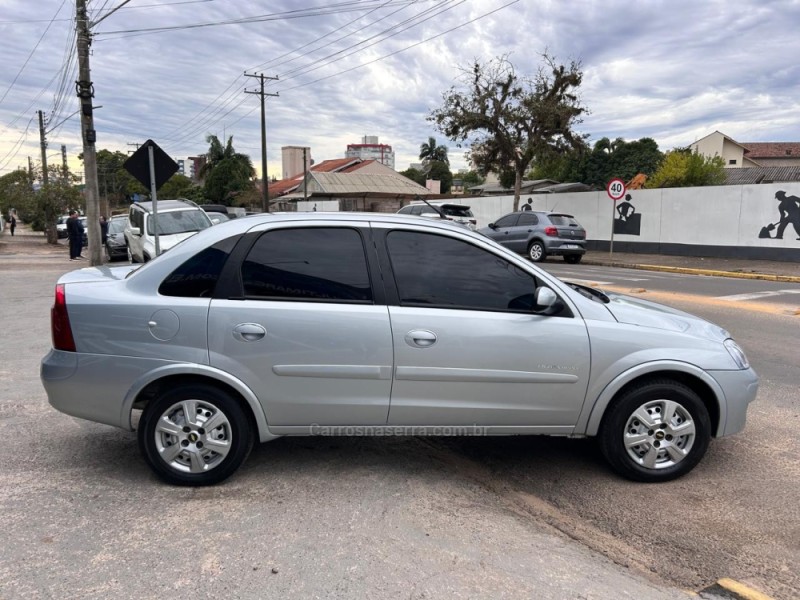 CORSA 1.4 MPFI PREMIUM SEDAN 8V FLEX 4P MANUAL - 2010 - VENâNCIO AIRES