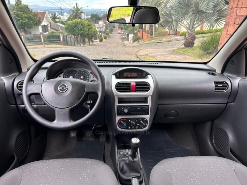 CORSA 1.4 MPFI PREMIUM SEDAN 8V FLEX 4P MANUAL - 2010 - VENâNCIO AIRES
