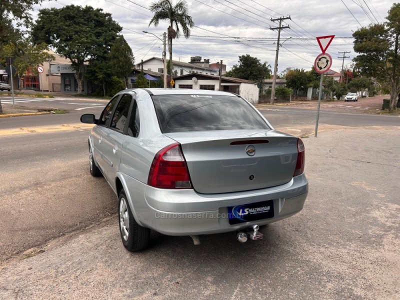 CORSA 1.4 MPFI PREMIUM SEDAN 8V FLEX 4P MANUAL - 2010 - VENâNCIO AIRES