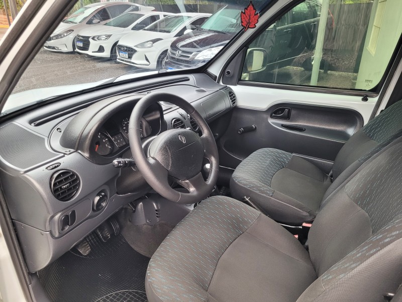 KANGOO 1.6 EXPRESSION 16V FLEX 4P MANUAL - 2016 - CARLOS BARBOSA