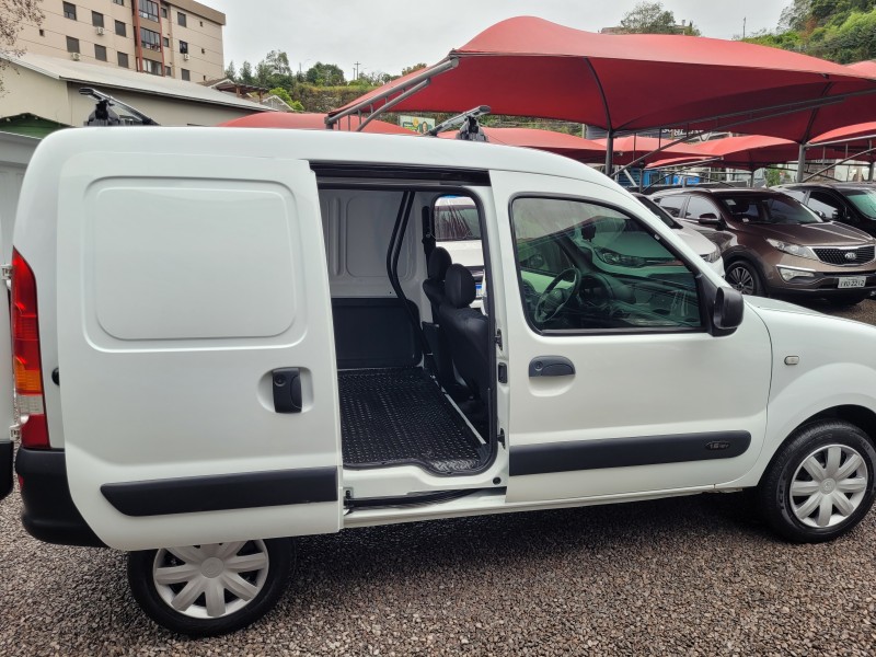 KANGOO 1.6 EXPRESSION 16V FLEX 4P MANUAL - 2016 - CARLOS BARBOSA