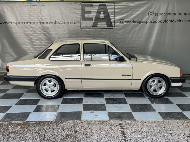 CHEVETTE 1.6 L 8V ÁLCOOL 2P MANUAL - 1993 - NOVA PRATA