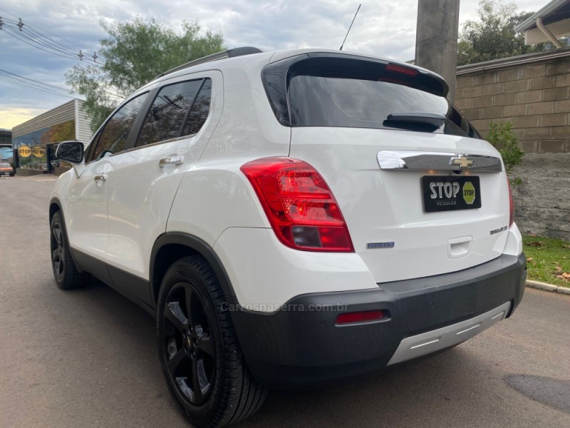 TRACKER 1.8 MPFI LTZ 4X2 16V FLEX 4P AUTOMÁTICO - 2015 - DOIS IRMãOS