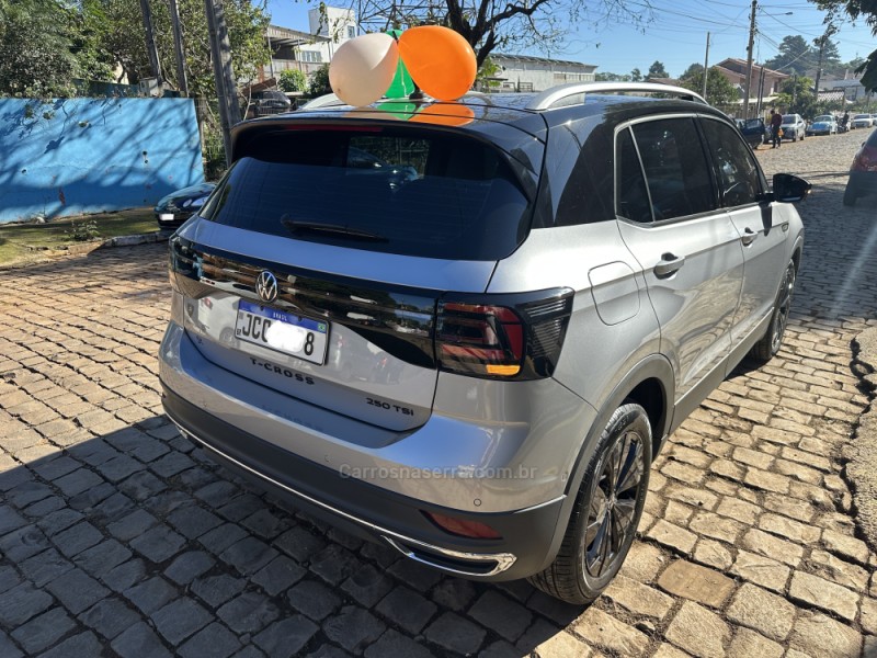 T-CROSS 1.4 HIGHLINE TSI 16V FLEX 4P AUTOMÁTICO - 2024 - LAJEADO