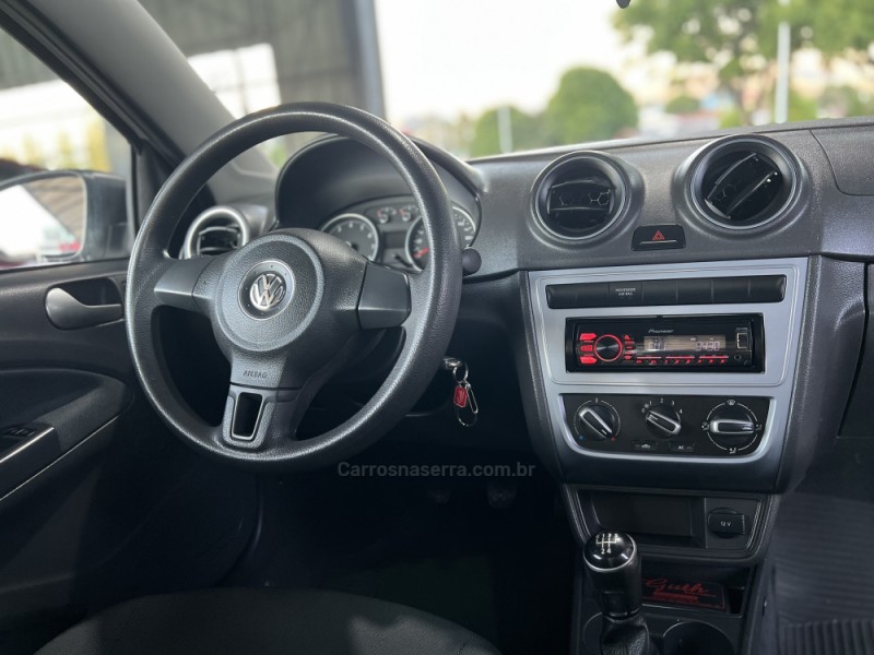 SAVEIRO 1.6 MI TRENDLINE CS 8V FLEX 2P MANUAL - 2015 - BOM PRINCíPIO