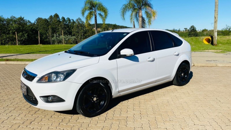 FOCUS 2.0 16V FLEX 4P AUTOMÁTICO - 2013 - DOIS IRMãOS