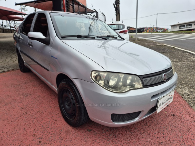 SIENA 1.0 MPI FIRE CELEBRATION 8V FLEX 4P MANUAL - 2010 - FARROUPILHA