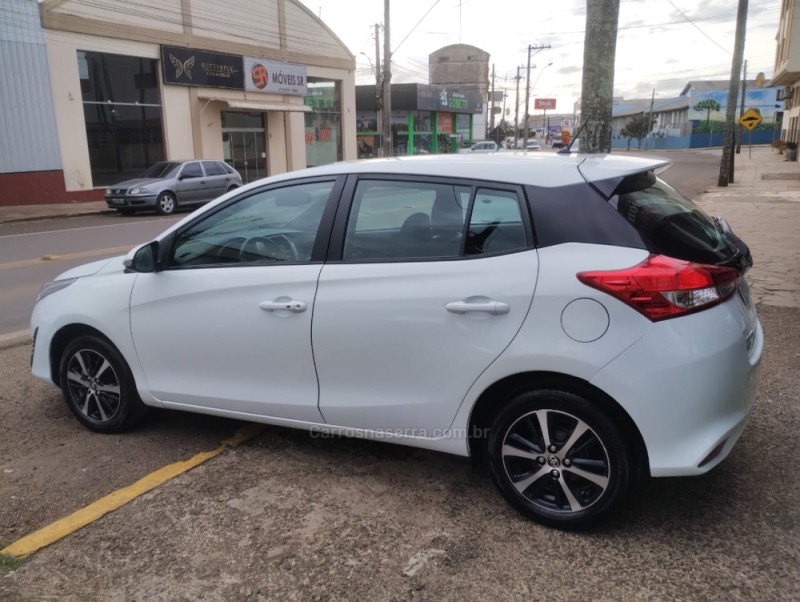 YARIS 1.5 XS 16V FLEX 4P AUTOMÁTICO - 2019 - VACARIA